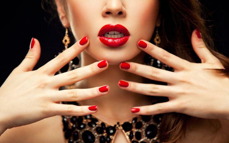 Achieve Salon-Quality‌ Nails at Home with Expertly Chosen Base​ and Top Coats